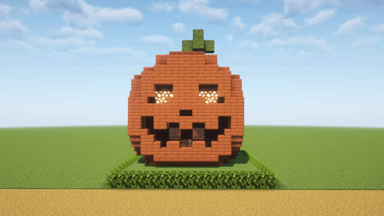 ハロウィンのカボチャの家。ジャックオーランタン。正面から。