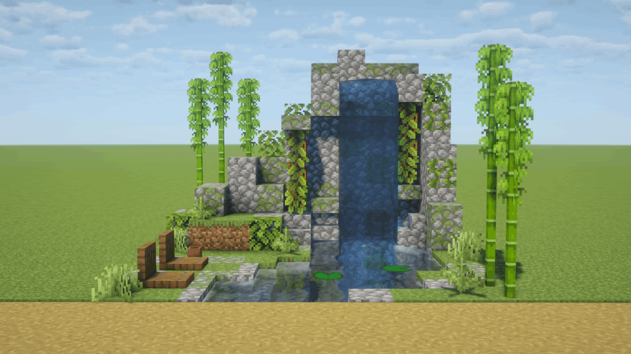 滝のある釣り堀。正面から。