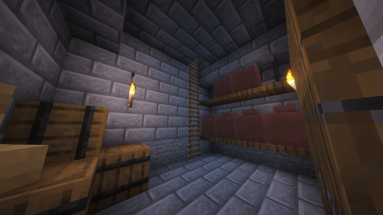 内装1階。倉庫。吊り下げ収納。